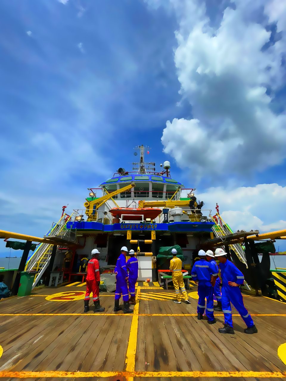 Offshore support vessel deck operations